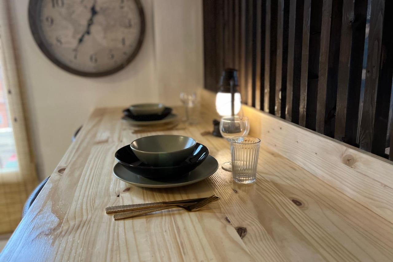 L'Expedition - Best Keys - Experience Unique - Deco Immersive - Lit Queen Size & Canape Convertible - Centre Ville - Netflix & Wifi Illimite - Check-In Autonome - Parking Gratuit Villeneuve-sur-Yonne Bagian luar foto