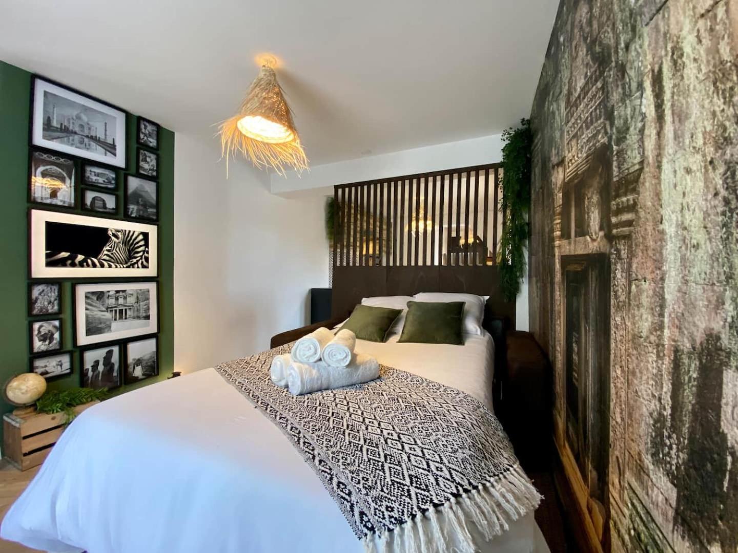 L'Expedition - Best Keys - Experience Unique - Deco Immersive - Lit Queen Size & Canape Convertible - Centre Ville - Netflix & Wifi Illimite - Check-In Autonome - Parking Gratuit Villeneuve-sur-Yonne Bagian luar foto